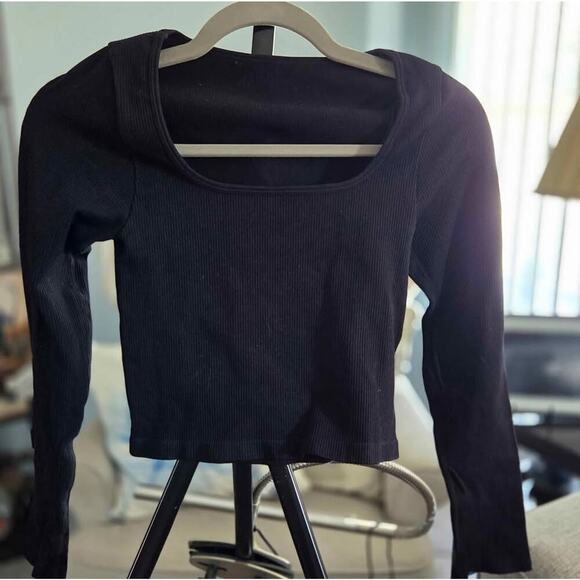 Chic Black OQQ Long Sleeve Crop Top/NEW Medium - Picture 2 of 5